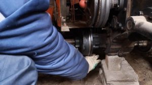 Замена подшипника ступицы китайского ременного минитрактора Кентавр т18д.mp4