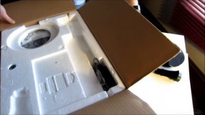 An Unboxing of a 20 inch LED Samsung Monitor (S20B300B)