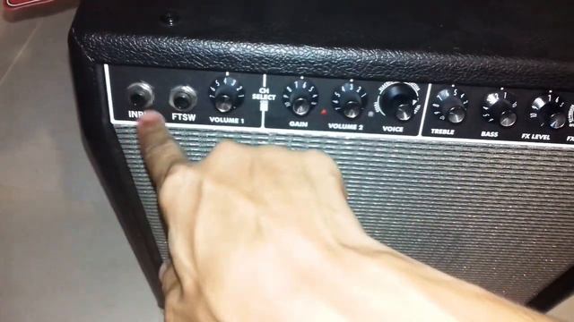 Fender Champion 40 Unboxing en Español смотреть онлайн