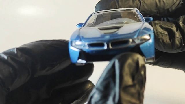 Модель автомобиля BMW i8 в масштабе 1:43 #масштабныемоделиавто