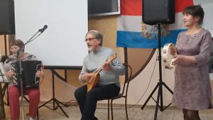 Ты скажи, ромашка, любит ли Наташка,