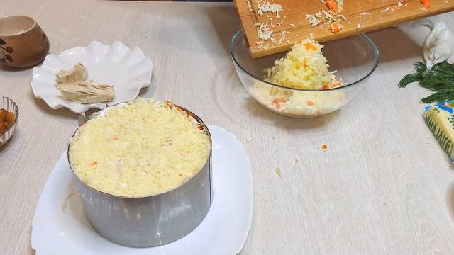 Этот САЛАТ просто БЕСПОДОБЕН. Салат "Пенек" на ПРАЗДНИЧНЫЙ Стол. смотреть онлайн