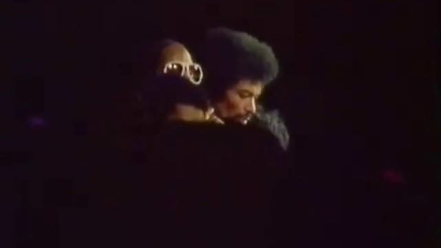 Stevie Wonder Announces John Lennon`s Death Live to his Audience 1980 (Rare) смотреть онлайн