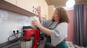 Москвичи старшего возраста посетили мастер-класс Константина Ивлева