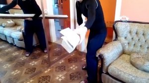 Как переносить по лестнице большие зеркала для шкафа купе ПОСВОРУ