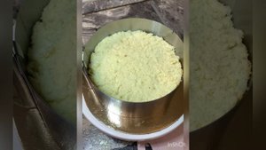 Бисквитный торт с заварным кремом и банановой начинкой