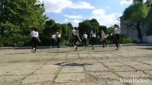 Простой и легкий танец для любого мероприятия.