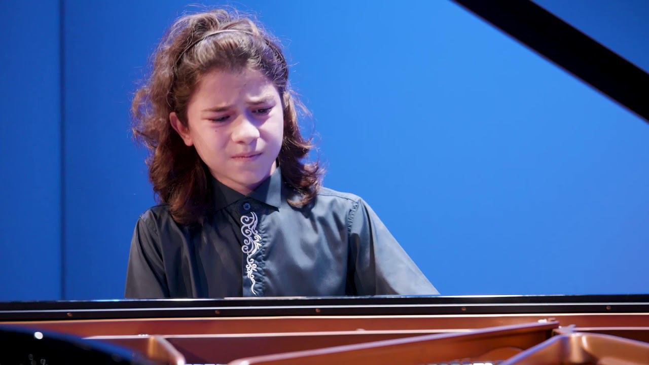 Р. Шуман "Отчего?" "Порыв" из цикла "Фантастические пьесы" Ор.12 смотреть онлайн