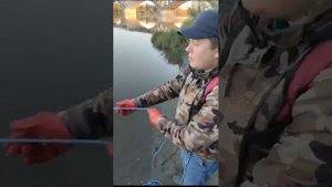 Рыбалка на магнит у главного моста города Бийска. Река Бия.