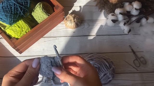 Дракоша (динозаврик?) крючком. Подробный мастер класс смотреть онлайн