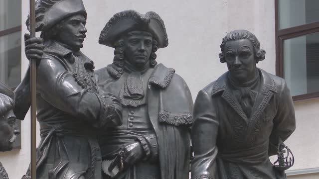 Ростов Исторический. Памятник основателям крепости св. Дмитрия Ростовского