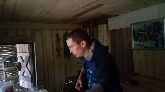 Они опять пришли! Как построить дом в ЛЕСУ. ИЗБА рыбака. смотреть онлайн