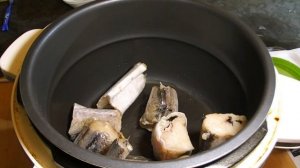 Рыбный суп в мультиварке. Считается, что рыба должна присутствовать на нашем столе чаще, чем мясо.
