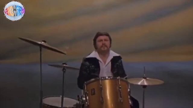 ПЕСНЯРЫ. До третьих петухов смотреть онлайн