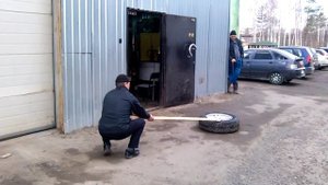 Быстрый способ надеть резину на диск