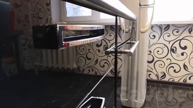 Кухня с красно черными фасадами