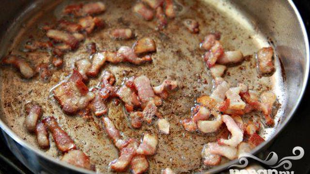 Паста с курицей, беконом и рикоттой