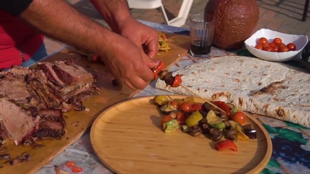 MEAT WITH VEGETABLES COOKED IN A POT ON OPEN FIRE. смотреть онлайн