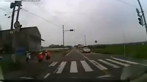 Как в Японии пешеходы дорогу переходят!!!