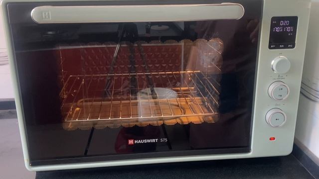 用漏勺和瓶盖做巧克力夹心饼干，今天才知道，又酥又香真好吃