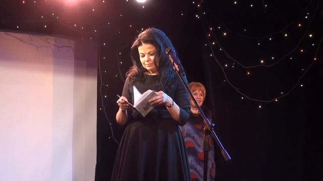 Светлана Ковалева читает свои стихи.