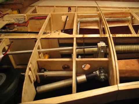 Работа привода шасси и закрылков на модели Ла-7.wmv смотреть онлайн