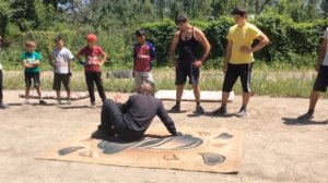 Подъём в стойку из положения "лёжа на спине".