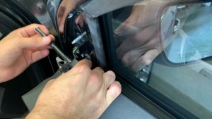 2011-2015 Ford Explorer side view mirror replacement | ReveMoto