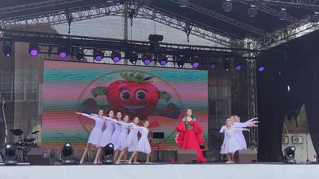 Фестиваль клубники. Балаково. Открытие. смотреть онлайн