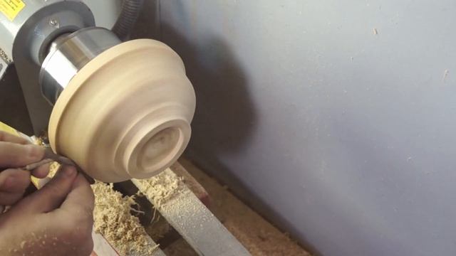 Изготовление тарелки из сосны — для орешков. Необычная текстура сосны смотреть онлайн