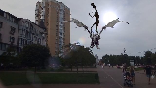 СИРЕНОГОЛОВЫЙ ТАНЦУЕТ ЗАЖИГАТЕЛЬНЫЙ ТАНЕЦ НА СПИНЕ ДРАКОНА!!! Sirenhead dancing. Dragon.