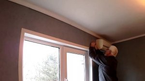 Светоотражающая рулонная  штора на окно. Непрозрачная. Управление шторой.