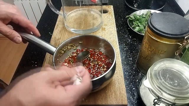★ Привез из Таиланда рецепт соуса чили. СУПЕР ОСТРЫЙ! Идеально к мясу, к птице, к морепродуктам.?️ смотреть онлайн