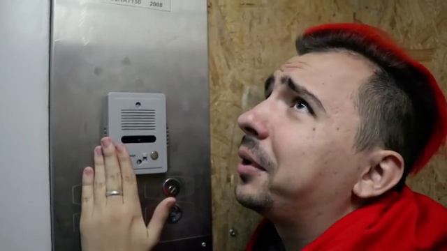 КОРОЧЕ ГОВОРЯ ЗАСТРЯЛ В ЛИФТЕ