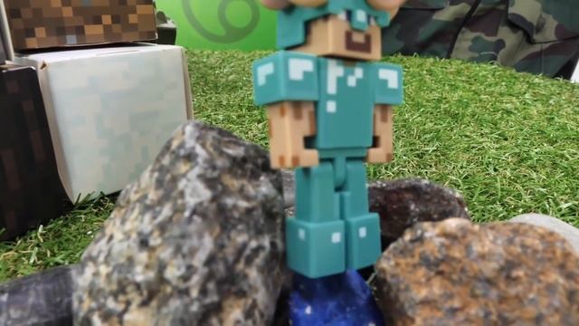 Майнкрафт ( Minecraft) — Игрушки из игры Майнкрафт — Играем с фигурками из Майна — Видео обзор игр смотреть онлайн
