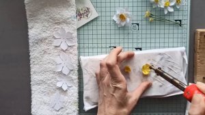 Мастер-класс по созданию нарцисса из ткани.