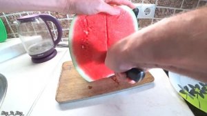 Как нарезать арбуз красиво. Как резать арбуз. Как выбрать арбуз.