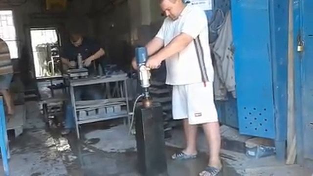 Обработка камня. Как делают вазу из гранита