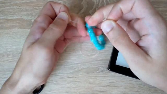 Как сделать браслет из бусин на силиконовой резинке?