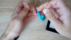 Как сделать браслет из бусин на силиконовой резинке?