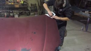 Рисуем через трафарет на капоте третий раз