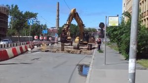 Экскаватор CAT 330DL крепление стенок траншеи