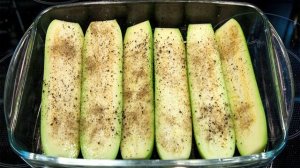 Кабачки, запеченные в духовке со сметаной