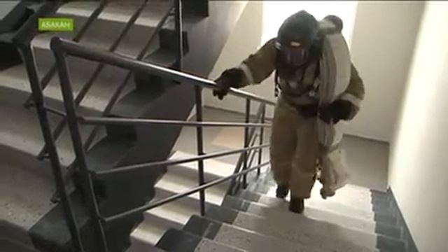 В Абакане прошли соревнования по бегу по лестнице смотреть онлайн