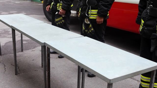 Боевая одежда и снаряжение пожарного-спасателя смотреть онлайн