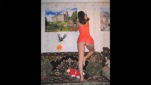 СИМПАТИЧНЫЕ ДЕВУШКИ У КОВРОВ И НА КОВРАХ !!!