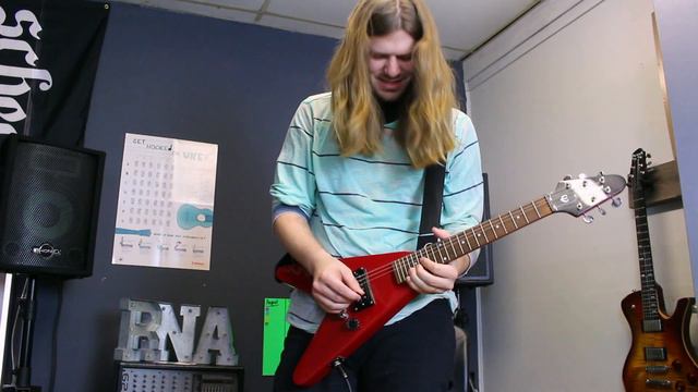 Can an Epiphone Mini V Shred смотреть онлайн