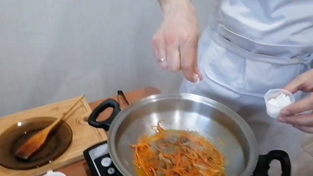 Быстро и Вкусно. Фунчоза с говяжьими фрикадельками в соевом соусе. смотреть онлайн