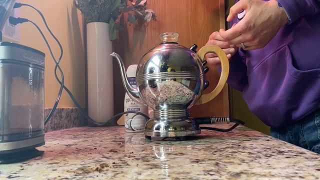 I Got It Used Review: Manning-Bowman & Co. Percolator. It was built in Connecticut around 1939. смотреть онлайн