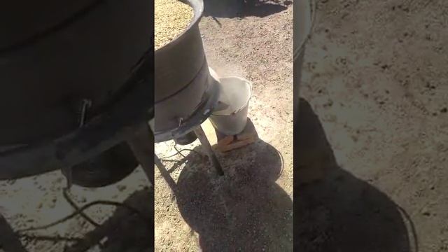 Дробилка 2 в 1, дробит зерно, сено, кукурузу/измельчитель сено , зерна , кукурузы смотреть онлайн